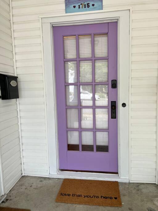 The Purple Door Apt In The Heart Of Radford City Exterior photo